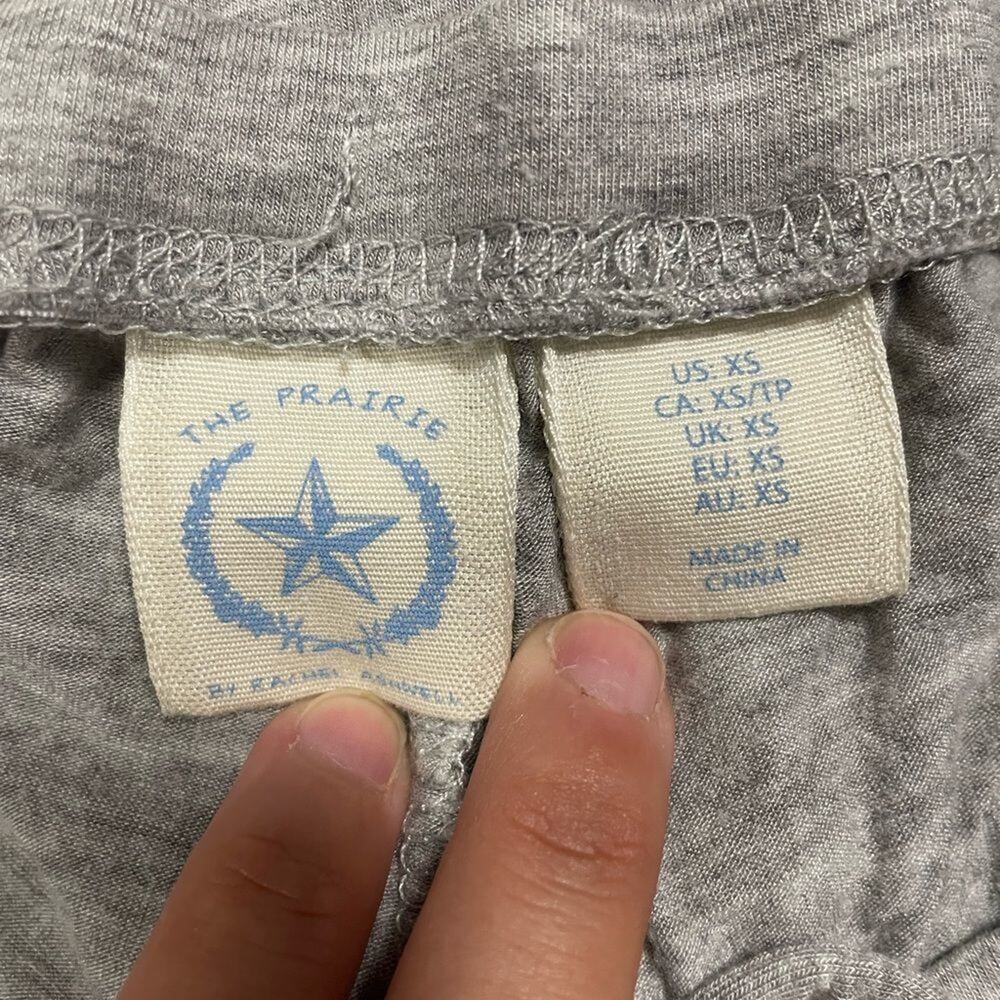 The prairie size extra small gray shorts